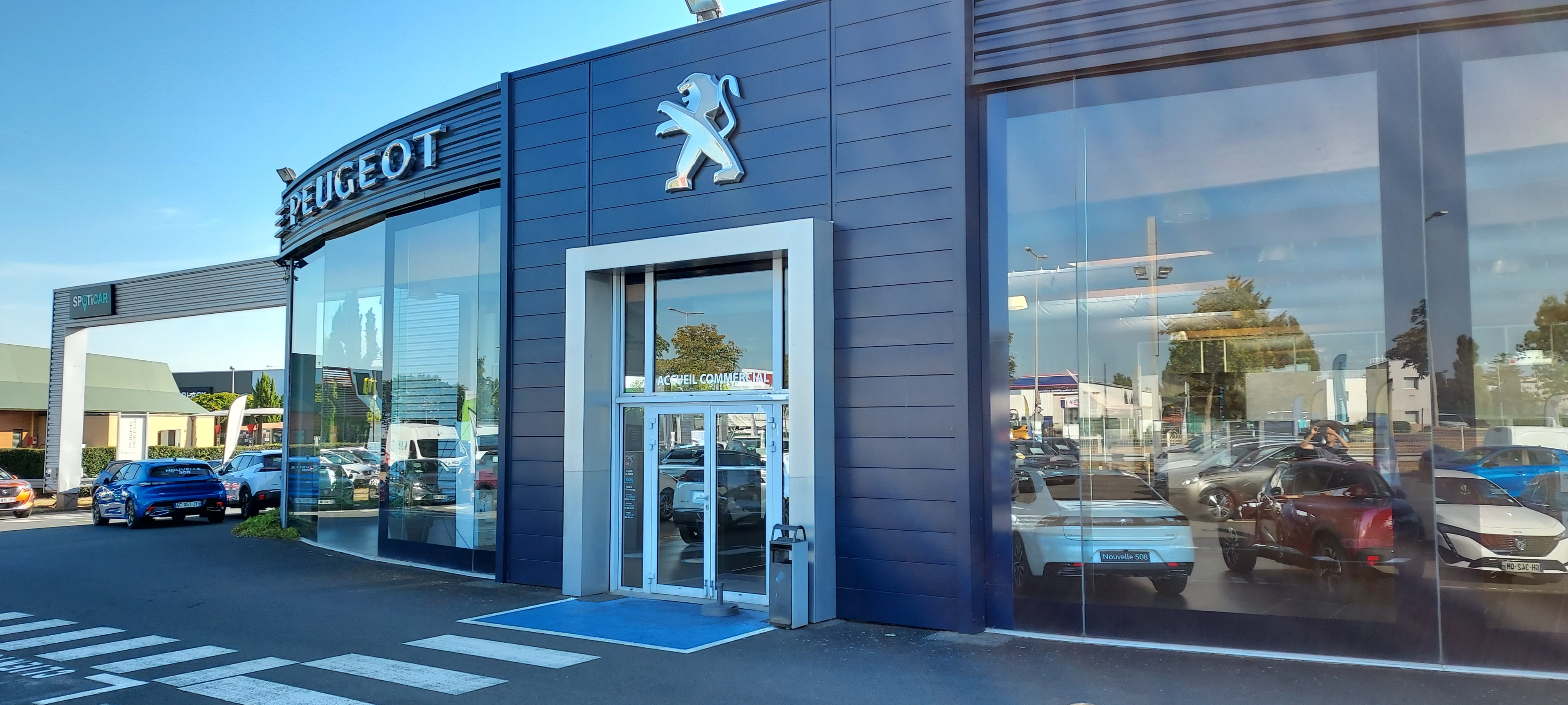 facade cholet peugeot