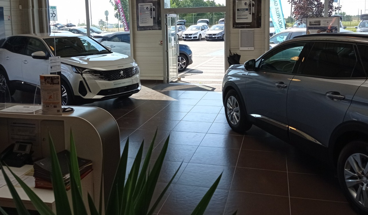 miniature_gauche - Peugeot Saint-Jean-D'Angély