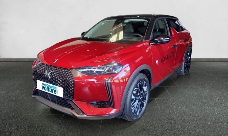 DS 3 E-Tense rouge statique