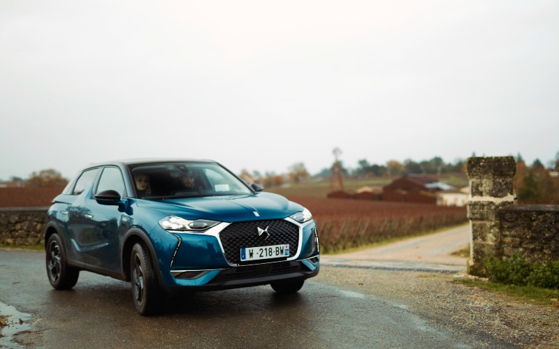 DS 3 Crossback bleue dynamique