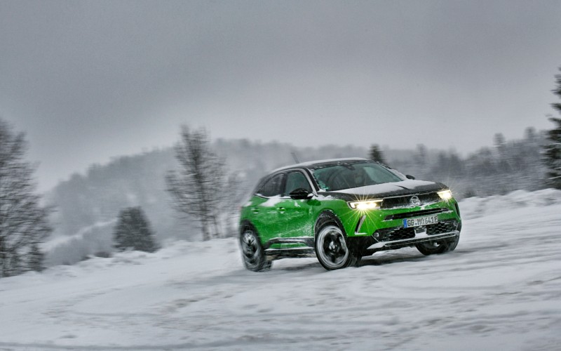 opel-mokka-e-neige.jpg