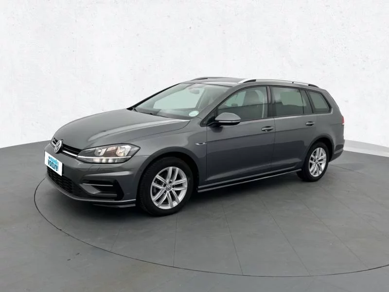 VOLKSWAGEN Golf SW.jpg