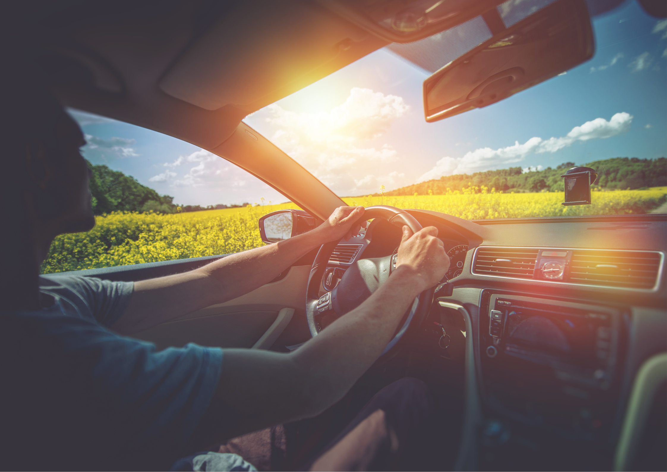 Comment préparer votre voiture pour un long voyage estival
