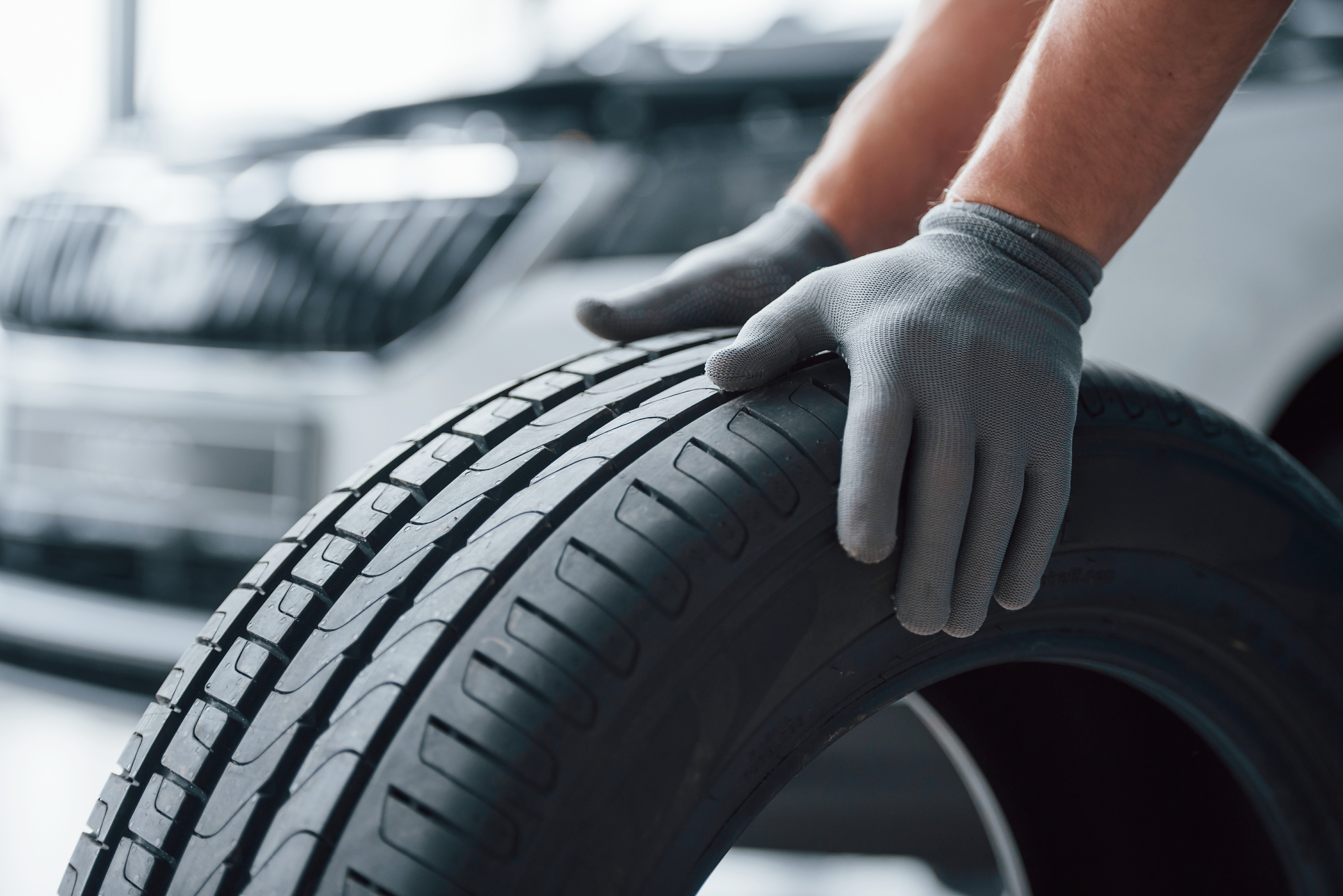 Comment remplacer une roue de voiture ?