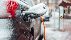Guide complet pour entretenir sa voiture électrique en hiver