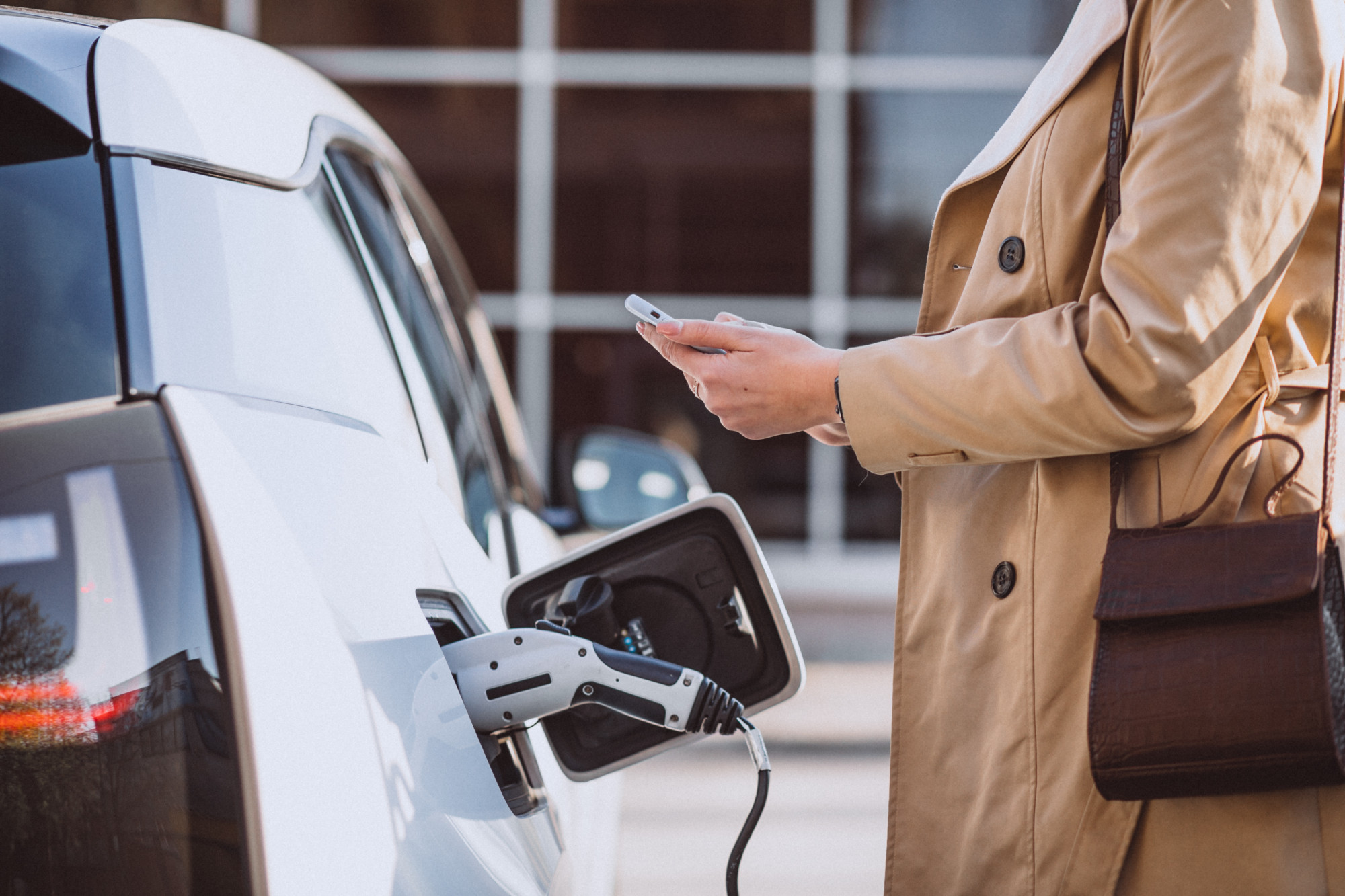 Guide complet : Quelle voiture hybride choisir en 2025