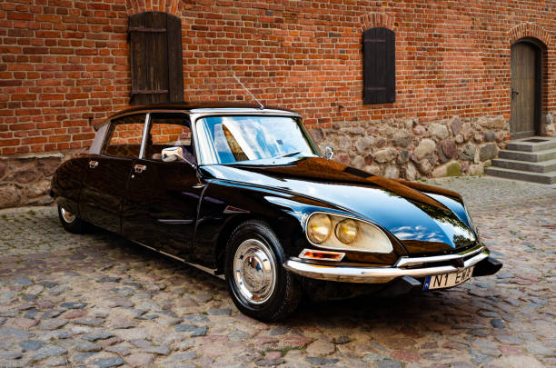 Quelle est l'histoire fascinante de DS ? de la Déesse automobile à la marque premium française