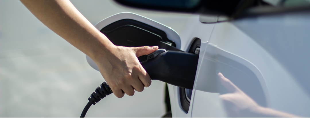 Guide complet : l'entretien de votre voiture hybride