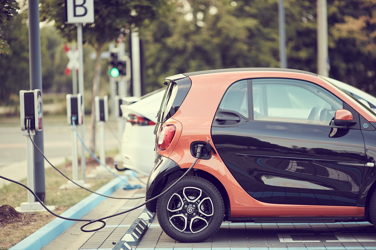 Guide Voitures électriques : comparatif 2024 - MNV