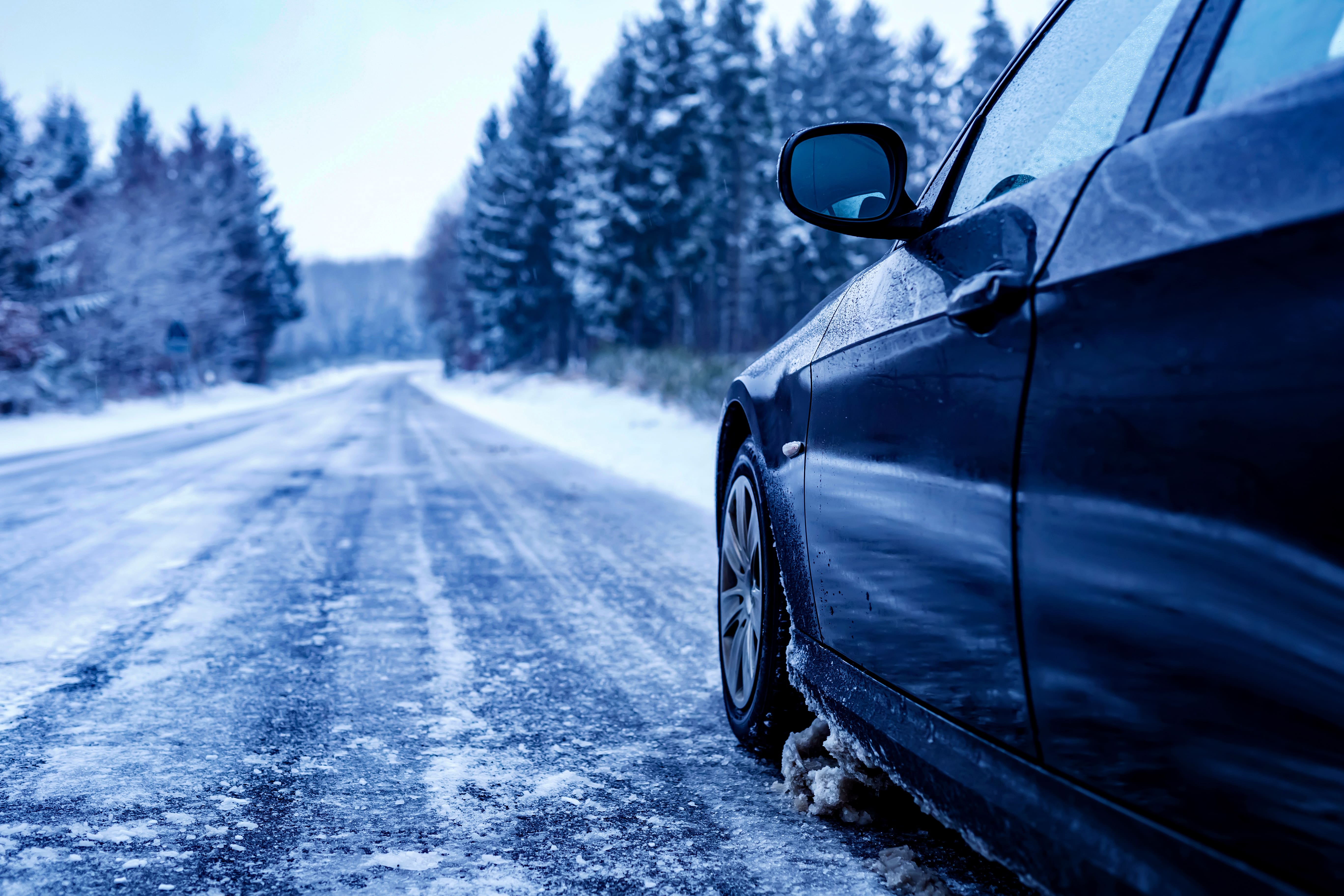 Rouler en voiture en hiver : Nos conseils de conduite