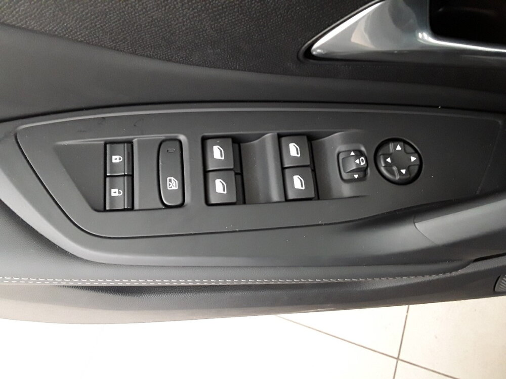 Occasion PEUGEOT 308 308 SW Hybrid 145 e-DCS6 - Allure