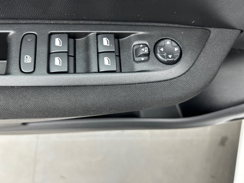 Occasion PEUGEOT 208 208 Electrique 50 kWh 136ch - Active Pack