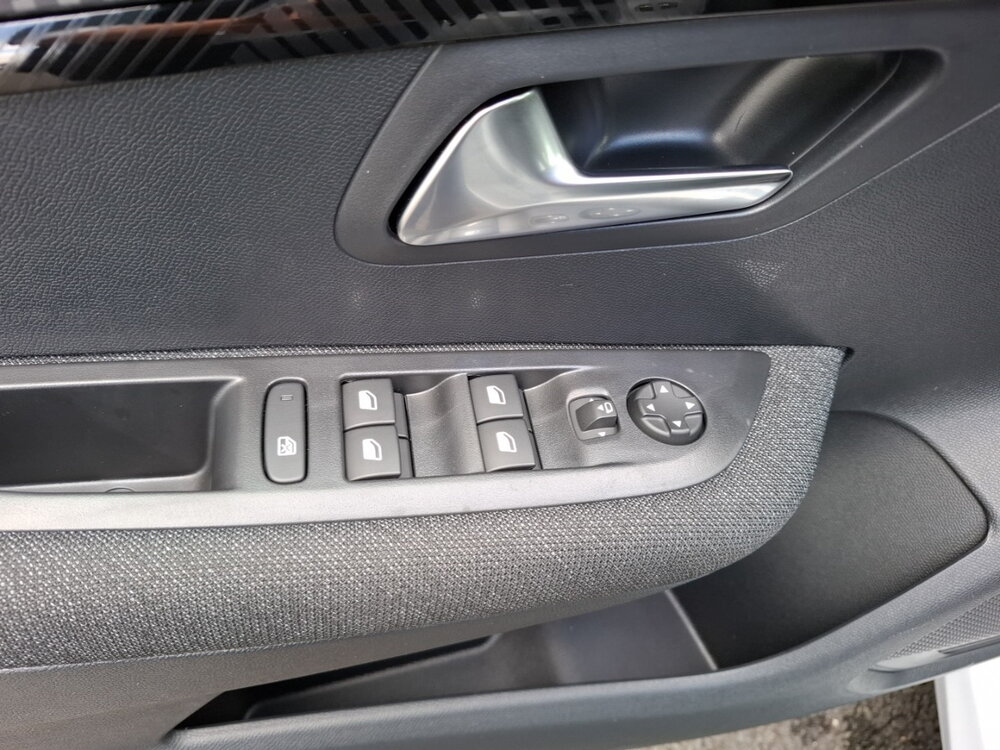 Occasion PEUGEOT 208 208 Hybrid 110 ch e-DCS6 - série spéciale EDITION