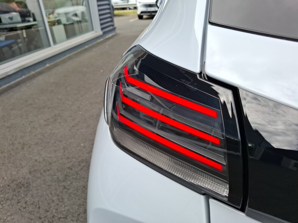 Occasion PEUGEOT 208 208 Hybrid 110 ch e-DCS6 - série spéciale EDITION