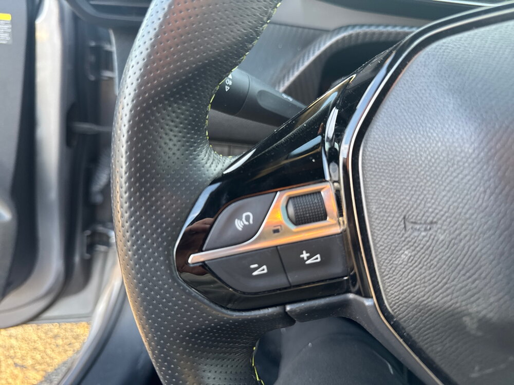 Occasion PEUGEOT 208 208 BlueHDi 100 S&S BVM6 - GT Pack