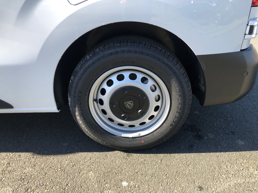 Occasion PEUGEOT Expert EXPERT FGN M DIESEL 150 CH AUTOMATIQUE