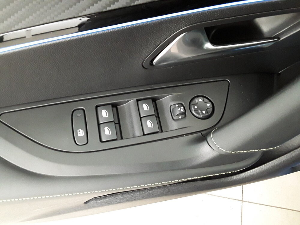 Occasion PEUGEOT 2008 2008 PureTech 130 S&S EAT8 - GT
