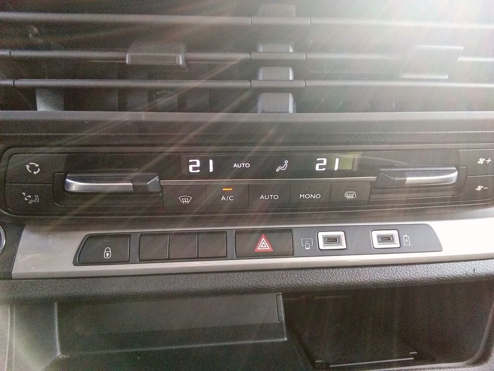 Occasion PEUGEOT Expert EXPERT CA FIXE M BLUEHDI 180 S&S EAT8