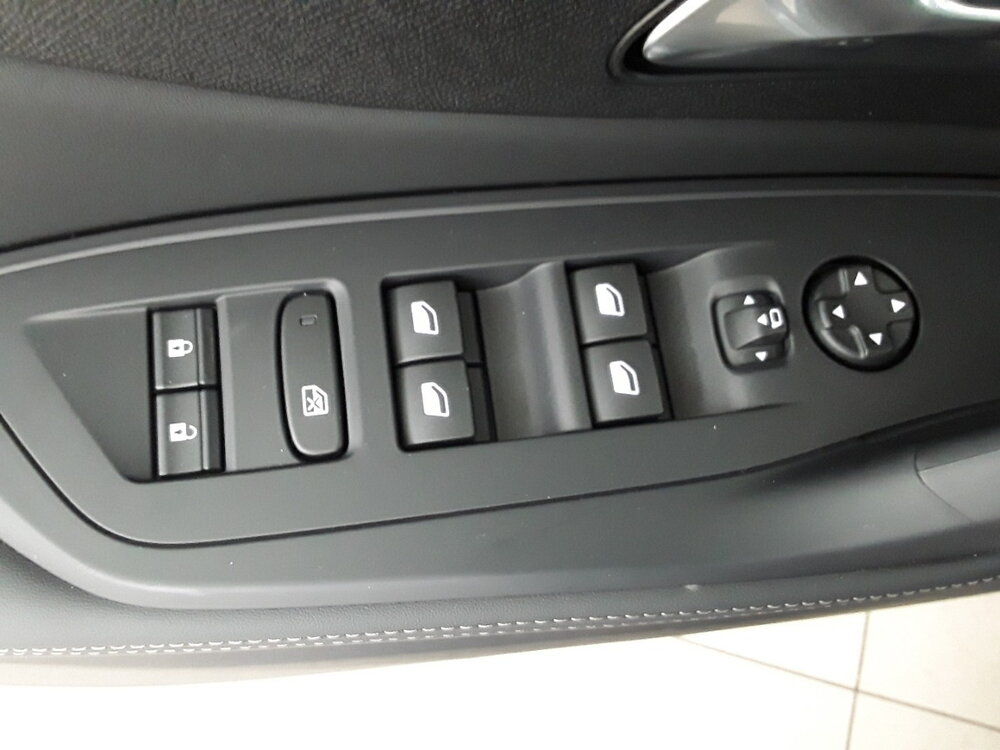 Occasion PEUGEOT 308 308 SW Hybrid 145 e-DCS6 - Allure