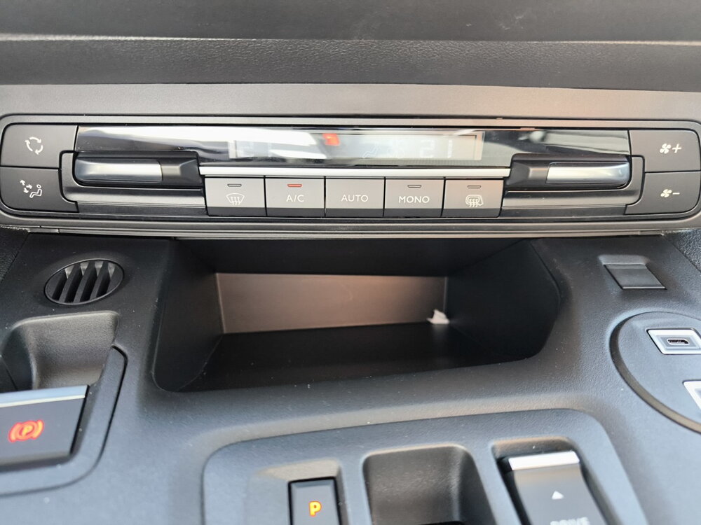 Occasion PEUGEOT Partner E-PARTNER FGN 136 CH M CHARG UT MAJ 54 KWH AUT