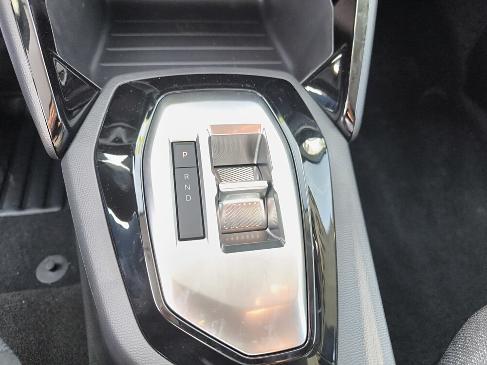 Occasion PEUGEOT 208 208 Hybrid 110 ch e-DCS6 - série spéciale EDITION