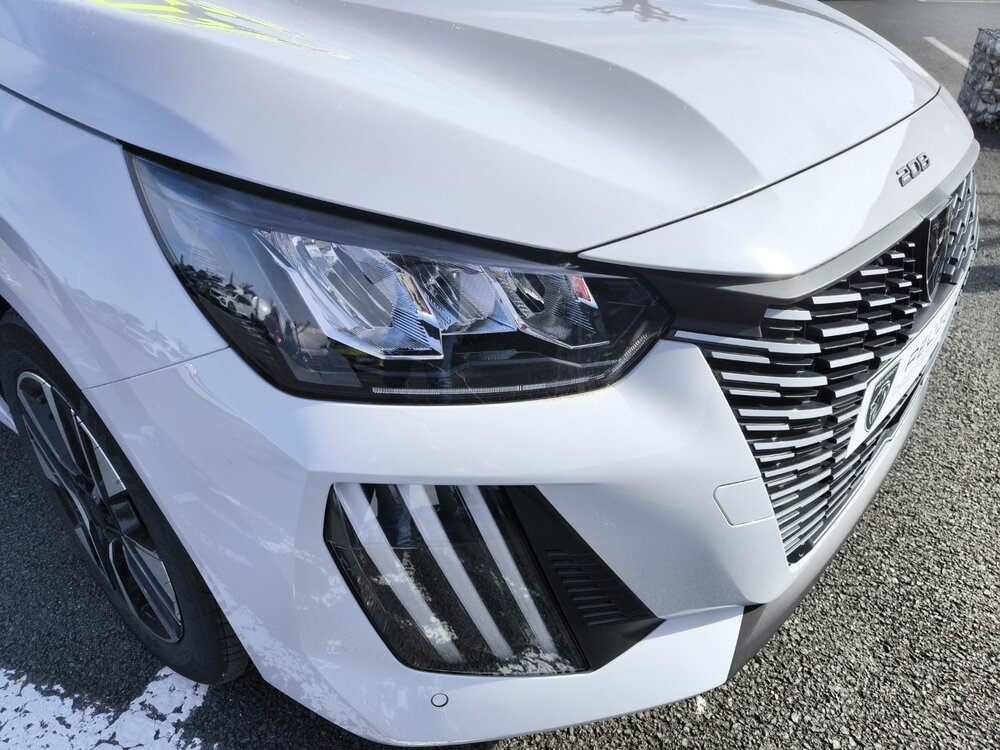 Occasion PEUGEOT 208 208 Hybrid 110 ch e-DCS6 - série spéciale EDITION