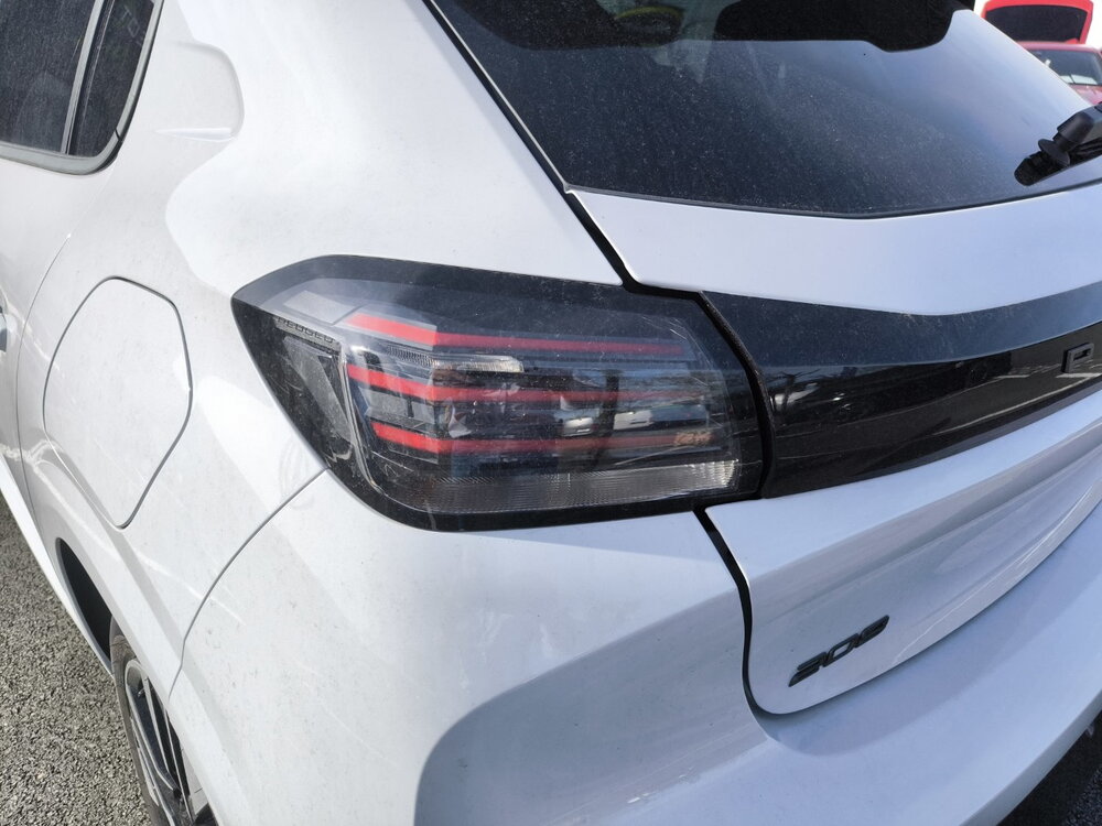 Occasion PEUGEOT 208 208 Hybrid 110 ch e-DCS6 - série spéciale EDITION