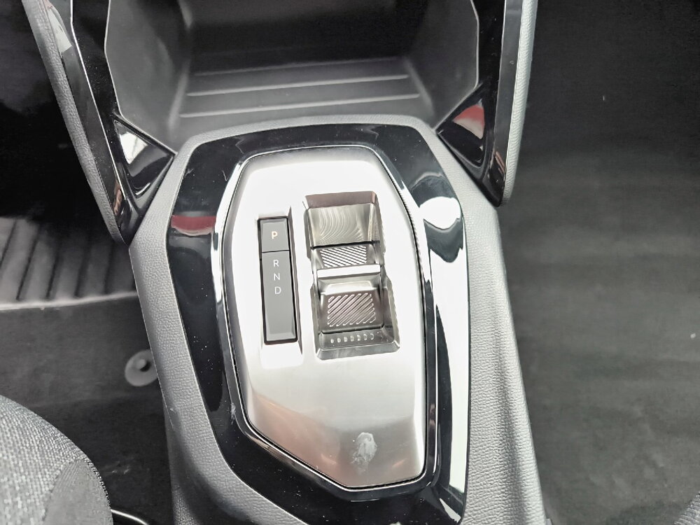 Occasion PEUGEOT 208 208 Hybrid 110 ch e-DCS6 - série spéciale EDITION