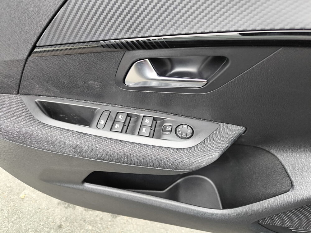 Occasion PEUGEOT 208 208 Hybrid 110 ch e-DCS6 - série spéciale EDITION