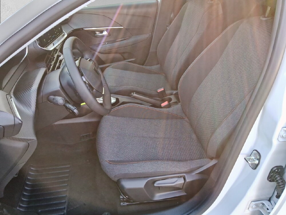 Occasion PEUGEOT 208 208 Hybrid 110 ch e-DCS6 - série spéciale EDITION