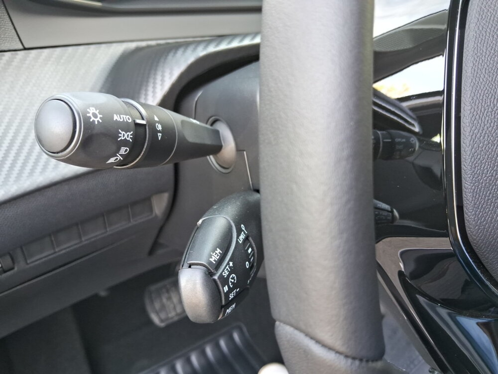 Occasion PEUGEOT 208 208 Hybrid 110 ch e-DCS6 - série spéciale EDITION