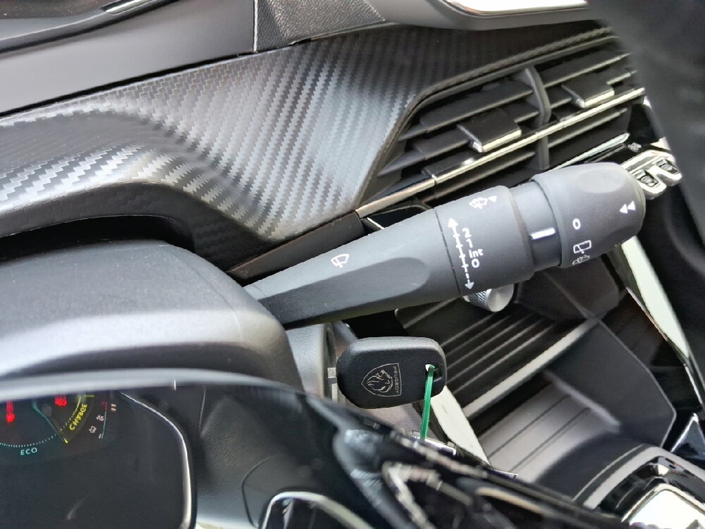 Occasion PEUGEOT 208 208 Hybrid 110 ch e-DCS6 - série spéciale EDITION