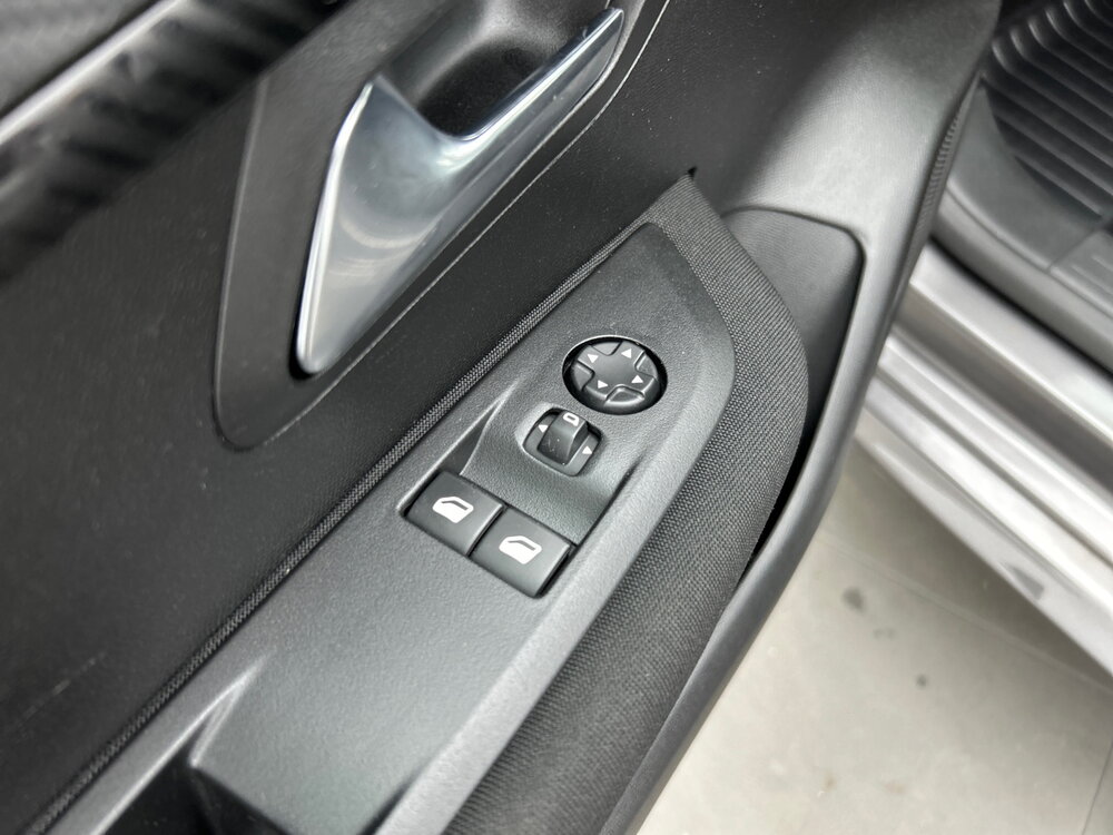 Occasion PEUGEOT 208 208 PureTech 100 S&S BVM6 - Active