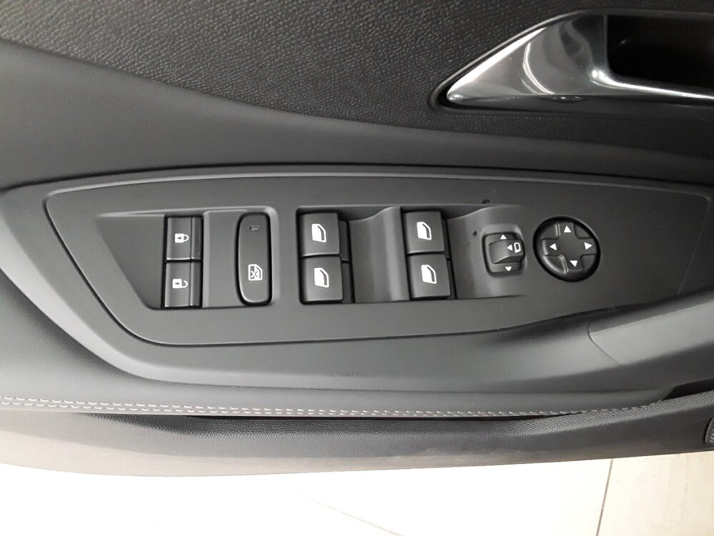 Occasion PEUGEOT 308 308 SW Hybrid 145 e-DCS6 - Allure