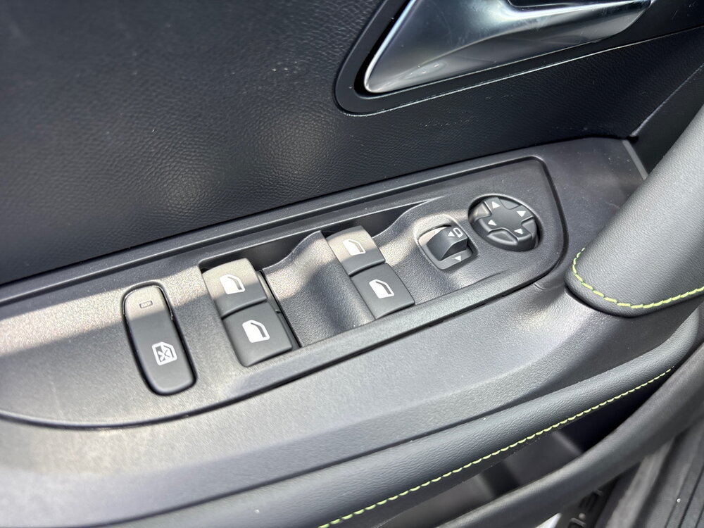 Occasion PEUGEOT 2008 2008 Electrique 54 kWh 156 ch - GT Exclusive
