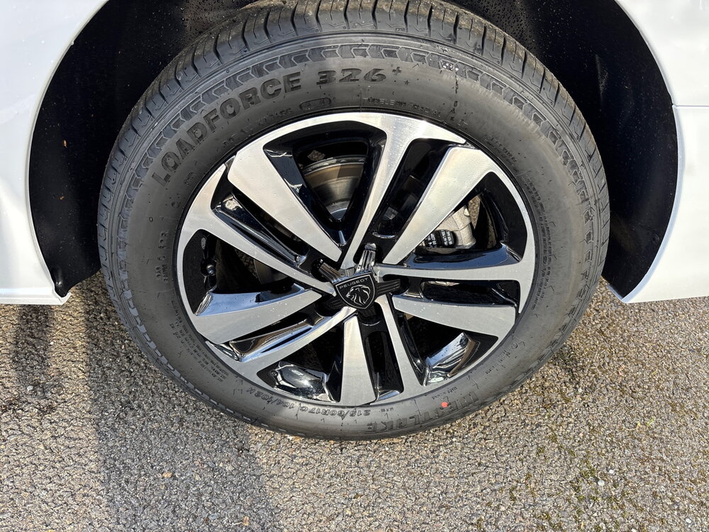 Occasion PEUGEOT Expert EXPERT CA FIXE M DIESEL 180 CH AUTOMATIQUE - TECH EDITION