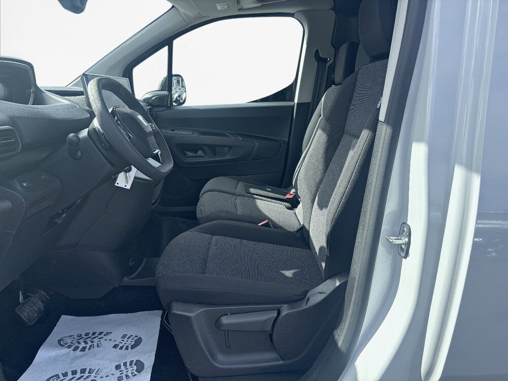 Occasion PEUGEOT Partner E-PARTNER FGN 136 CH M CHARG UT MAJ 54 KWH AUT