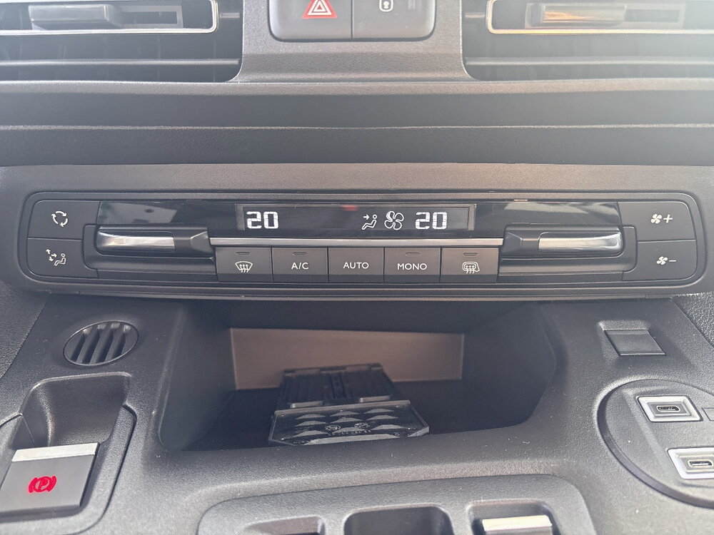 Occasion PEUGEOT Partner E-PARTNER FGN 136 CH M CHARG UT MAJ 54 KWH AUT