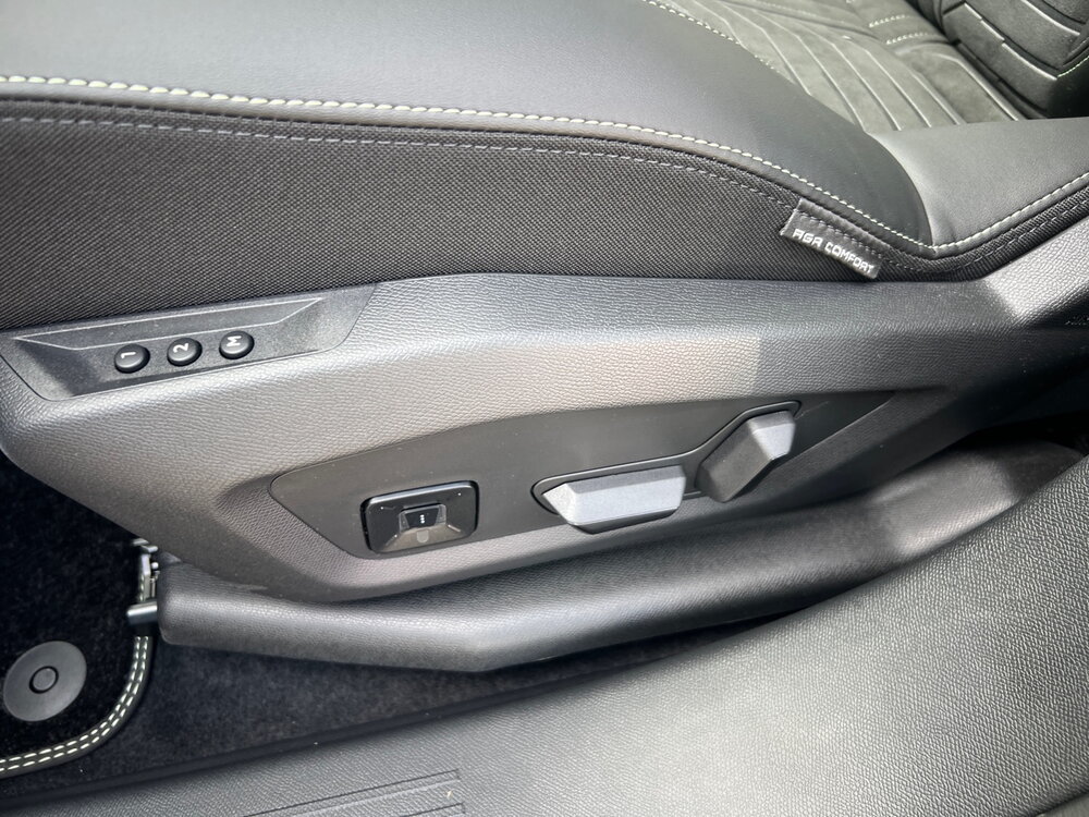 Occasion PEUGEOT 3008 3008 Electrique 210 ch 73 kWh - GT Exclusive