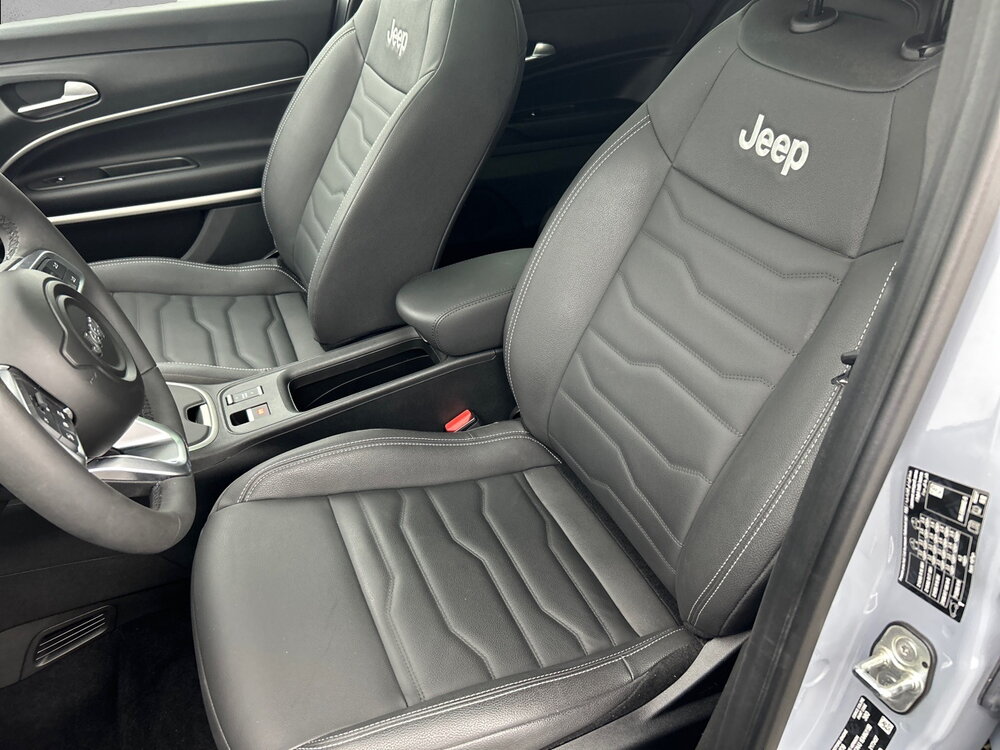 Occasion JEEP Avenger Avenger 1.2 Turbo T3 110 ch e-Hybrid BVR6 - Summit