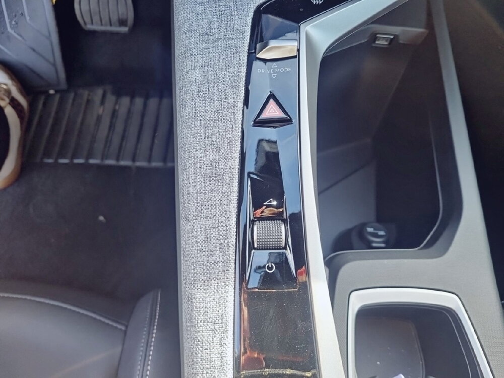 Occasion PEUGEOT 3008 3008 Electrique 210 ch 73 kWh - Allure