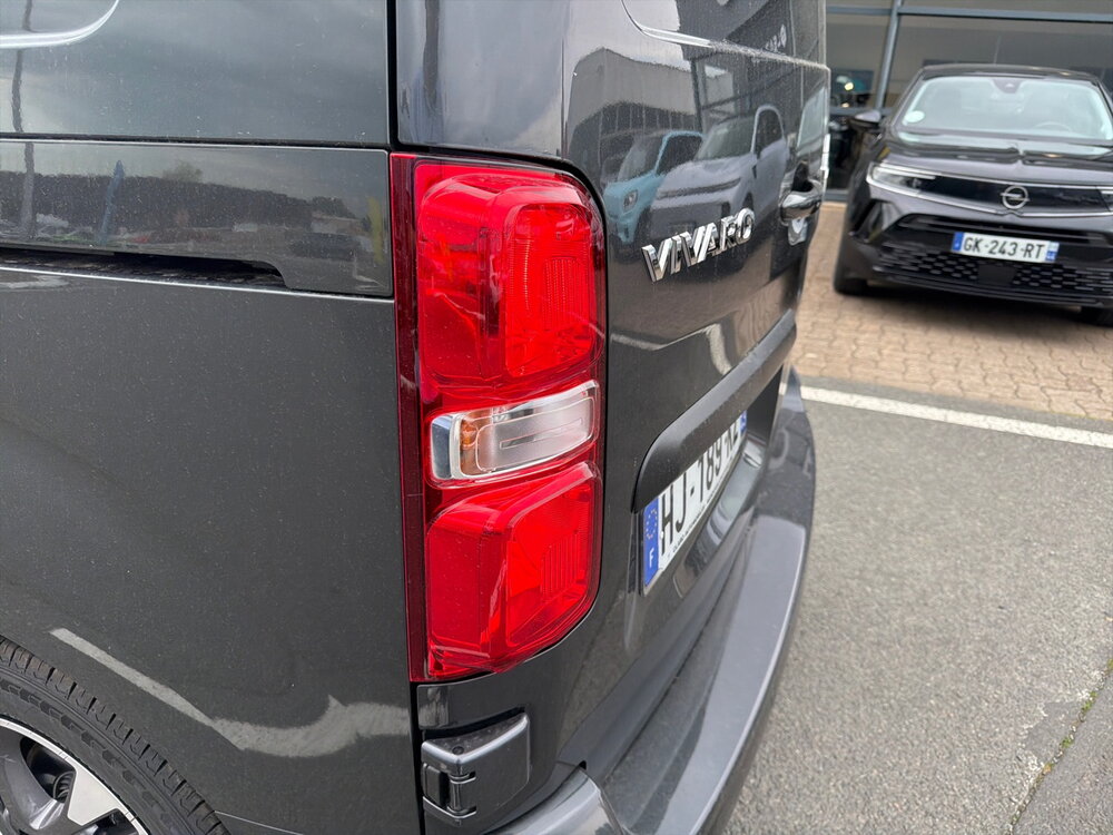 Occasion OPEL Vivaro VIVARO CA FIXE SPORTIVE DIESEL 180 CH M AUTOMATIQUE