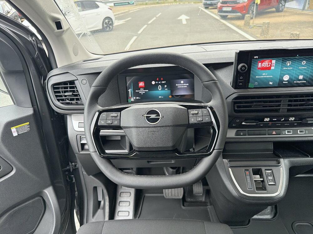 Occasion OPEL Vivaro VIVARO CA FIXE SPORTIVE DIESEL 180 CH M AUTOMATIQUE