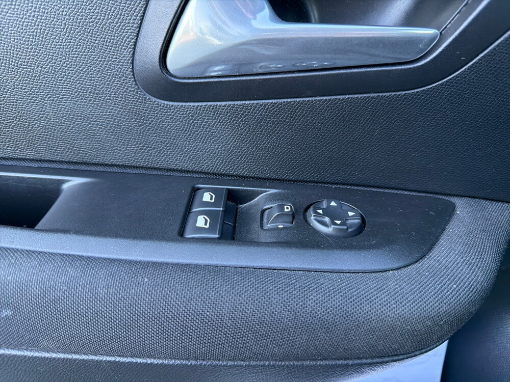 Occasion PEUGEOT 208 208 Electrique 50 kWh 136ch - Active Business