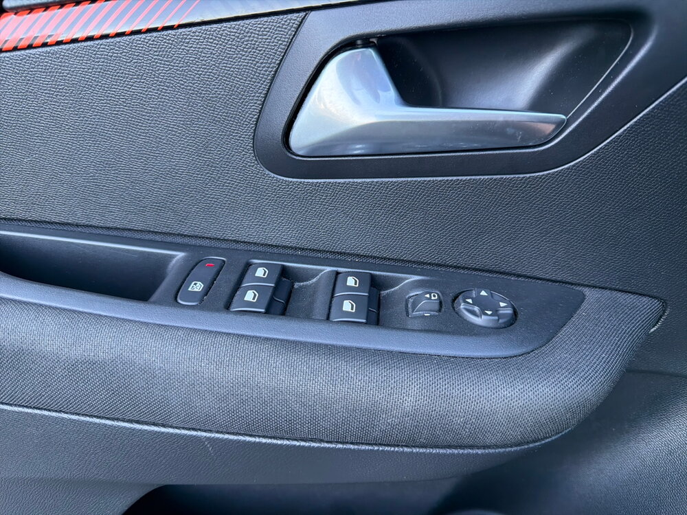 Occasion PEUGEOT 208 208 Electrique 50 kWh 136ch - Like