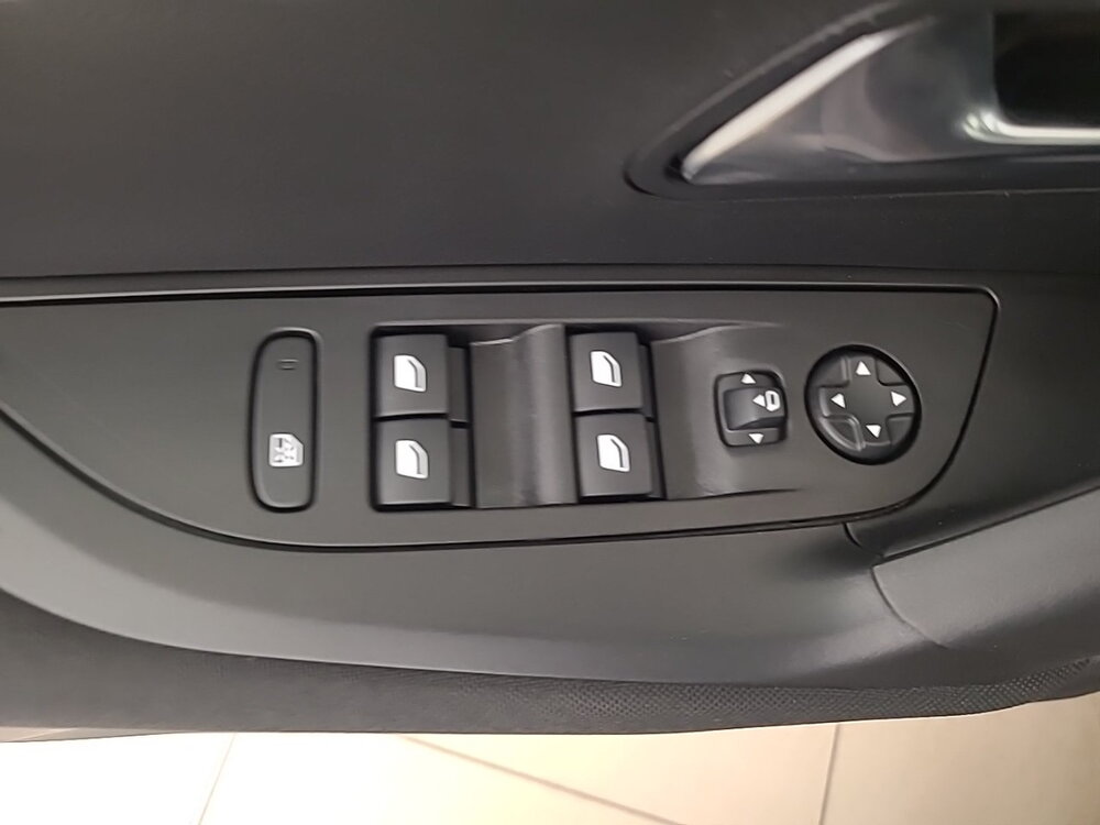 Occasion PEUGEOT 2008 2008 PureTech 100 S&S BVM6 - Active