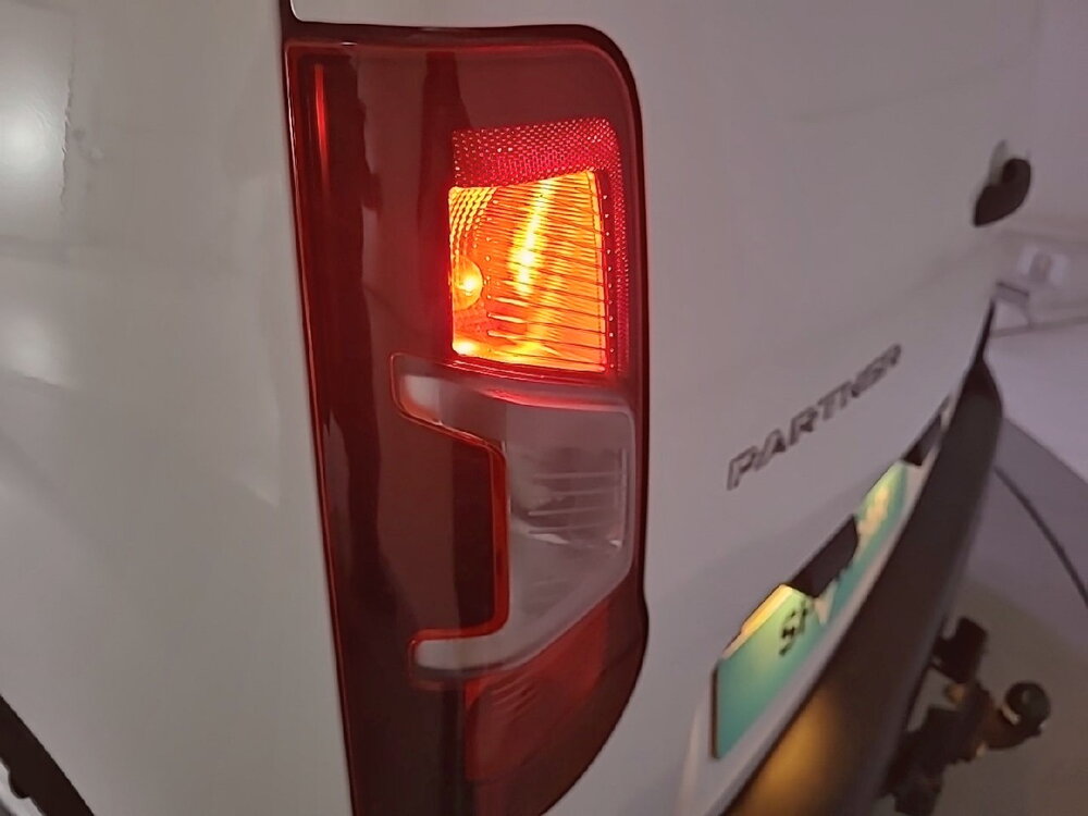 Occasion PEUGEOT Partner PARTNER FOURGON STANDARD 650 KG BLUEHDI 130 S&S EAT8 - ASPHALT
