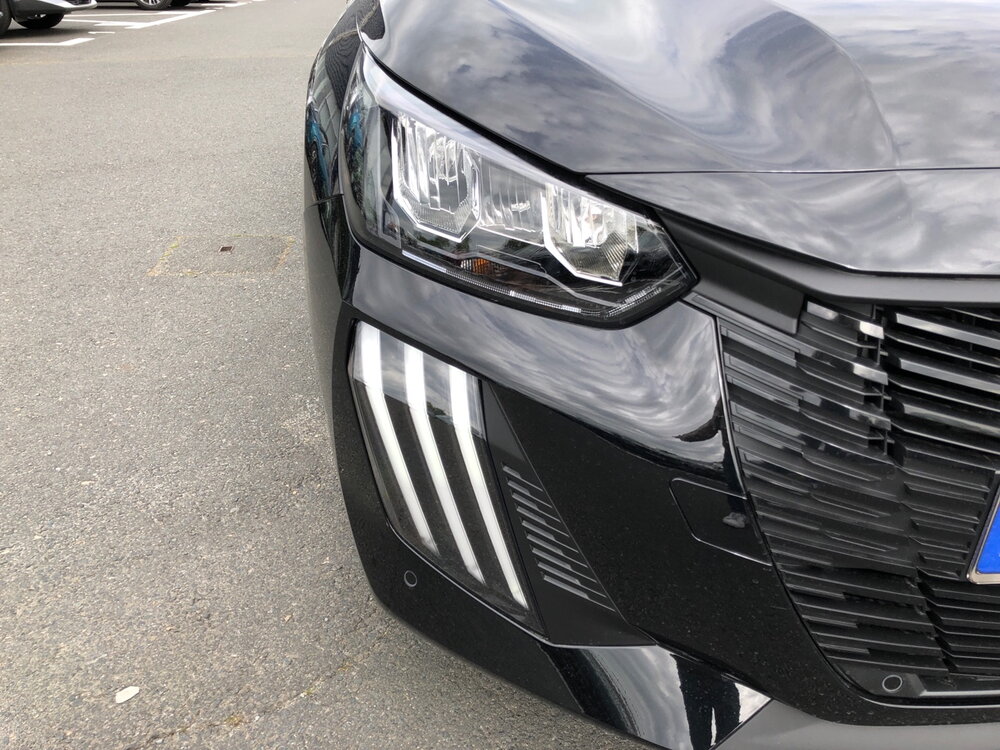 Occasion PEUGEOT 208 208 Hybrid 110 ch e-DCS6 - série spéciale EDITION