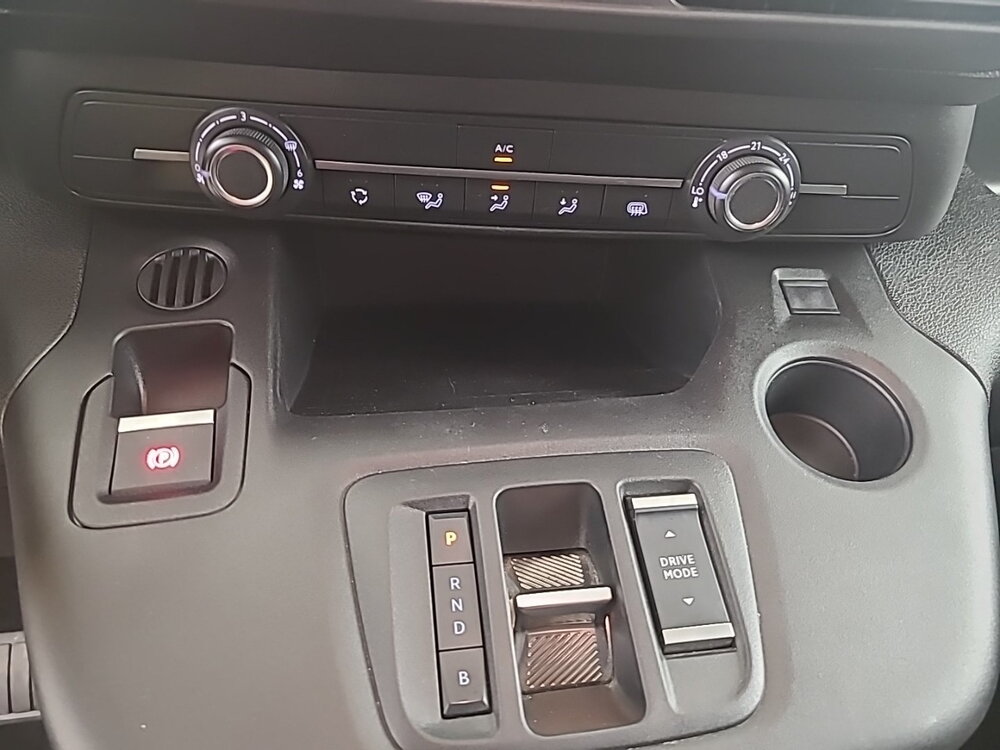 Occasion OPEL Combo COMBO-E CARGO L1 ELECTRIQUE 100 KW - PACK CLIM