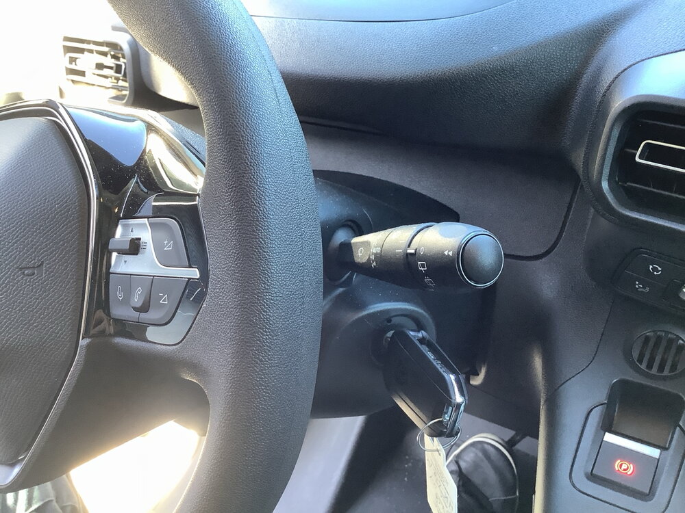 Occasion PEUGEOT Partner E-PARTNER FGN 136 CH M CHARG UT MAJ 54 KWH AUT